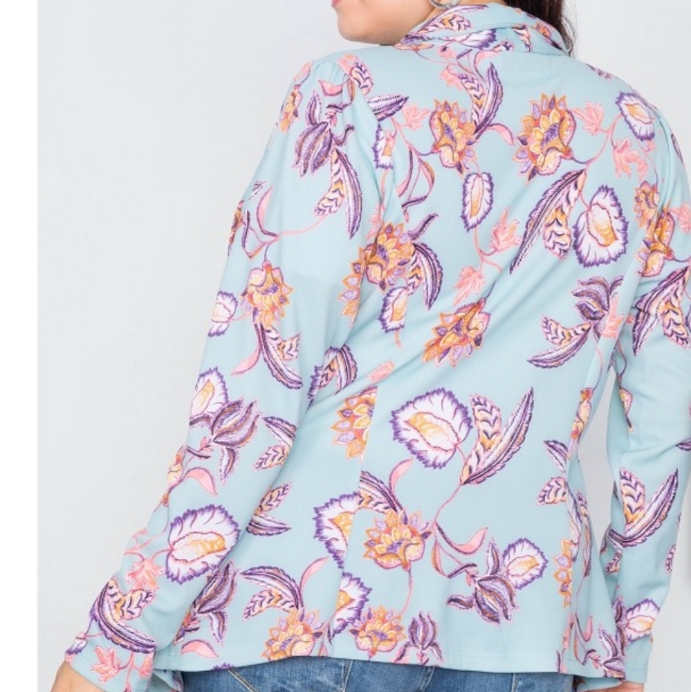 LAST 1! PLUS Blue Floral Print Blazer - Picture 6 of 10